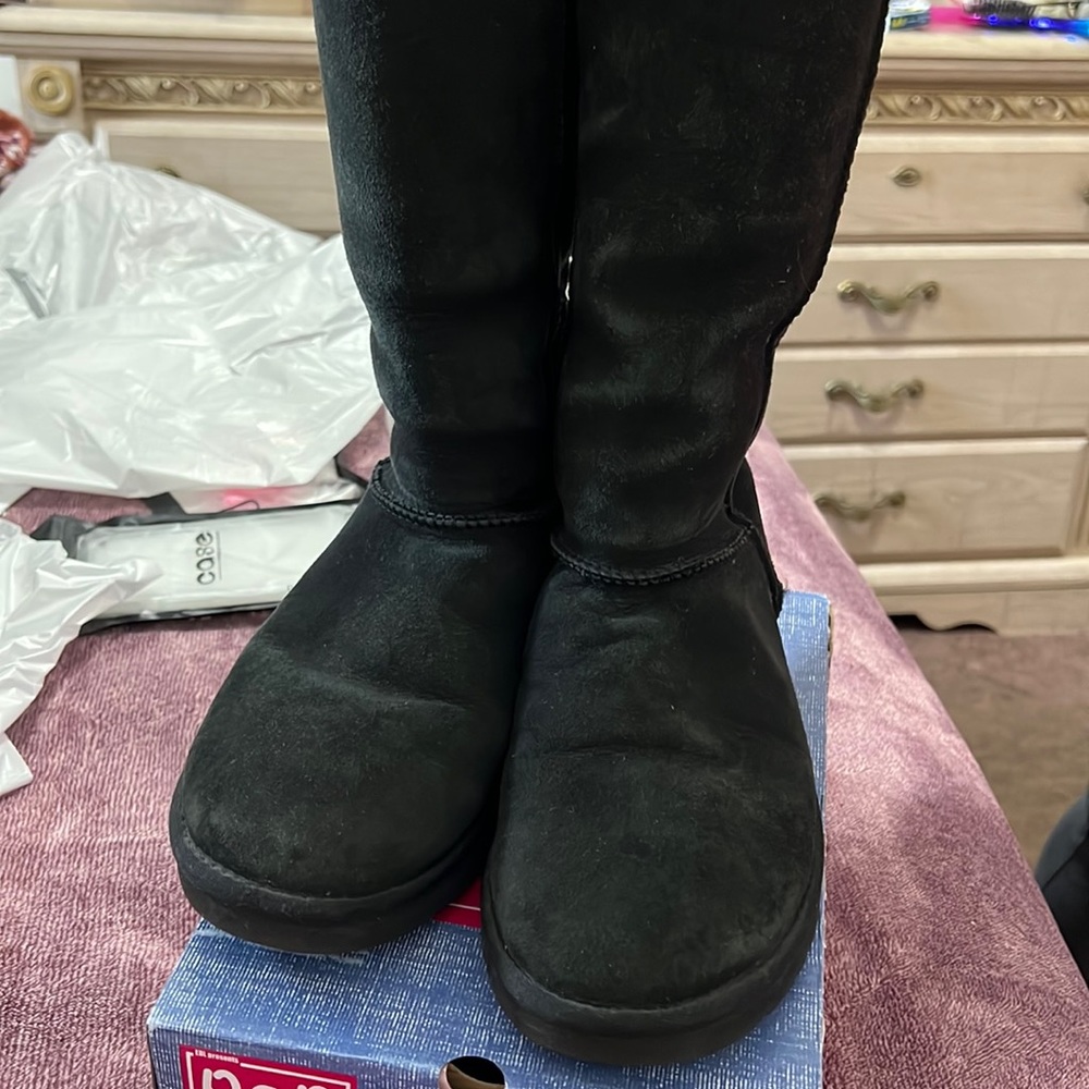 Uggs size 9